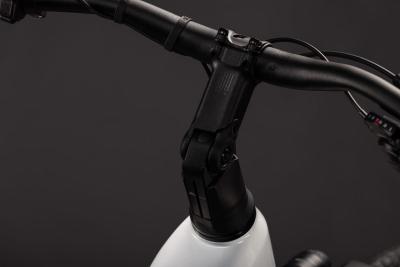 Cube Touring Hybrid ONE 600 metallicwhite'n'chrome Gr&ouml;&szlig;e: Easy Entry 46 cm Produktbild 3