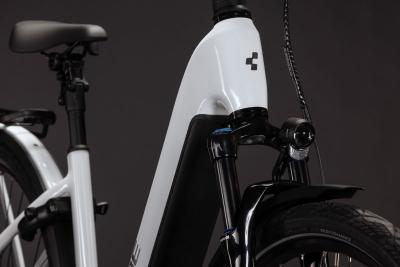 Cube Kathmandu Hybrid Deluxe Pro 800 metallicwhite'n'chrome Gr&ouml;&szlig;e: Easy Entry 54 cm Produktbild 5